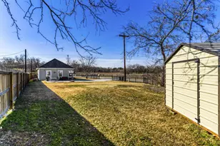 226 Spruce Ave, Luling, TX 78648 - Photo 28