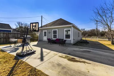 226 Spruce Avenue, Luling, TX 78648 - Photo 26