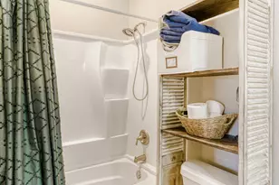 226 Spruce Ave, Luling, TX 78648 - Photo 22