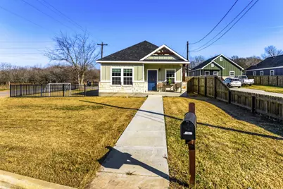 226 Spruce Avenue, Luling, TX 78648 - Photo 2