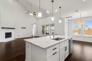 7200 Garnet Mill Ln, Austin, TX 78744 - Photo 6