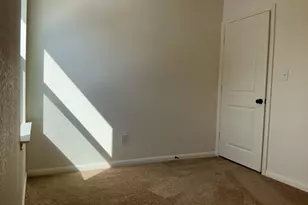 2002 W 2nd St, Taylor, TX 76574 - Photo 10