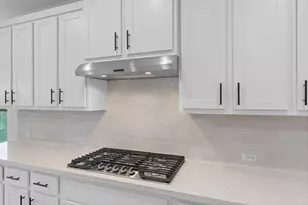 565 Wood Thrush Run, Kyle, TX 78640 - Photo 8