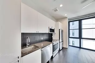 800 Embassy Dr, Austin, TX 78702 - Photo 4