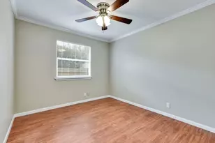 3000 Meadow Ln, Taylor, TX 76574 - Photo 12