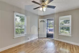 4810 Prock Ln, Austin, TX 78721 - Photo 2