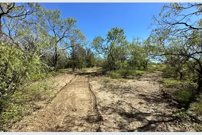 353 Littig Road, Elgin, TX 78621 - Photo 18