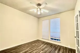 906 Mesquite Hollow Pl, Round Rock, TX 78665 - Photo 10