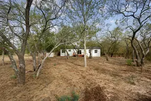 462 Texas Oak Dr, Cedar Creek, TX 78612 - Photo 2