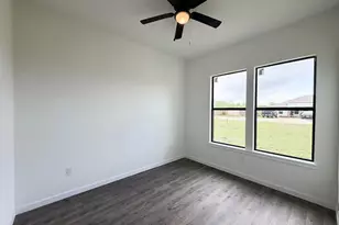 138 Blushing Dr, Cedar Creek, TX 78612 - Photo 8