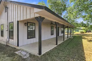 1303 Lovers Ln, Bastrop, TX 78602 - Photo 6