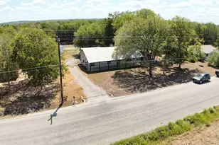 1303 Lovers Ln, Bastrop, TX 78602 - Photo 4