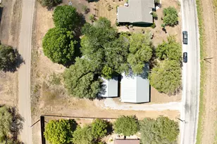 1303 Lovers Ln, Bastrop, TX 78602 - Photo 32