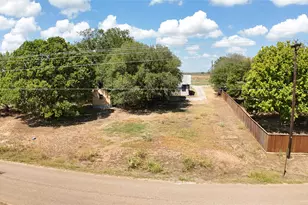1303 Lovers Ln, Bastrop, TX 78602 - Photo 30