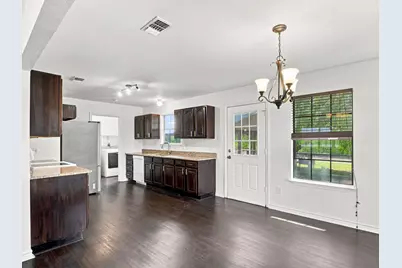 1303 Lovers Lane, Bastrop, TX 78602 - Photo 10