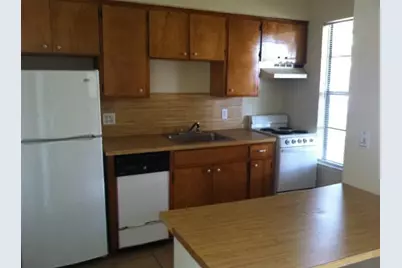 621 W 37th Street #103, Austin, TX 78705 - Photo 2