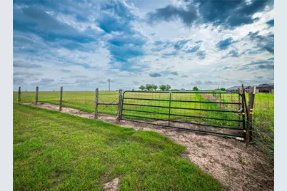 877 County Road 455, Coupland, TX 78615 - Photo 36