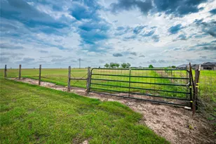 877 Co Rd 455, Coupland, TX 78615 - Photo 36