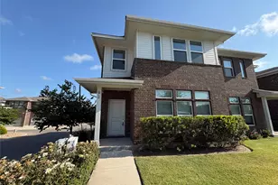 605 W South St, Leander, TX 78641 - Photo 1