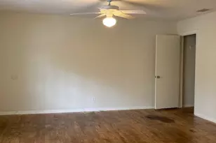 917 Keith Ln, Austin, TX 78705 - Photo 2