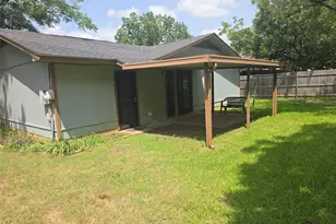 1109 Dunstan Dr, Austin, TX 78745 - Photo 10