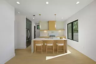 1606 Cedar Ave, Austin, TX 78702 - Photo 12