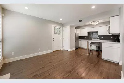 935 La Posada Drive #115, Austin, TX 78752 - Photo 6