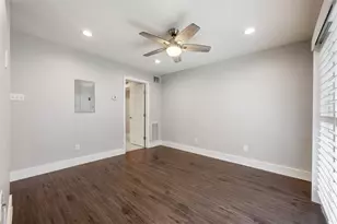 935 La Posada Dr, Austin, TX 78752 - Photo 12