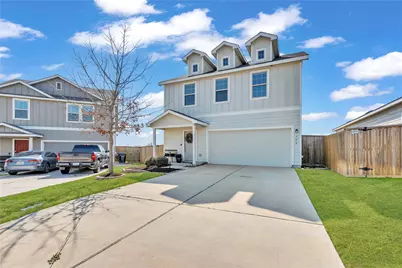 752 Circle Way #35H, Jarrell, TX 76537 - Photo 2