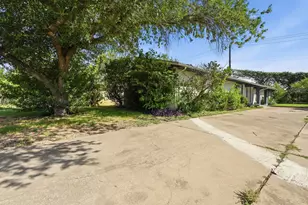 2712 St Edwards Cir, Austin, TX 78704 - Photo 22