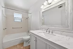 2712 St Edwards Cir, Austin, TX 78704 - Photo 18