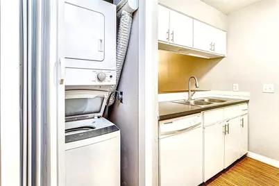 4007 Avenue C #104, Austin, TX 78751 - Photo 4