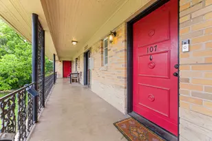 301 E 34th St, Austin, TX 78705 - Photo 4