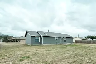 640 Fallen Oak Dr, Bertram, TX 78605 - Photo 12
