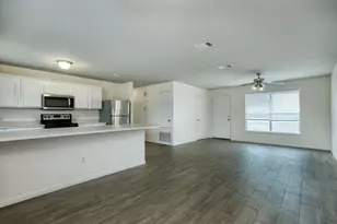 640 Fallen Oak Dr, Bertram, TX 78605 - Photo 2