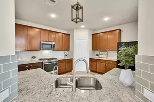 101 Double Mountain Rd, Liberty Hill, TX 78642 - Photo 8