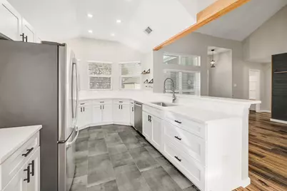 2207 Raintree Path, Round Rock, TX 78664 - Photo 10