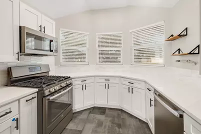 2207 Raintree Path, Round Rock, TX 78664 - Photo 12