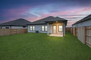 13617 Gray Lndg Dr, Elgin, TX 78621 - Photo 24