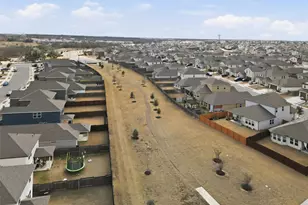 135 Mason Hl Ln, Georgetown, TX 78628 - Photo 8