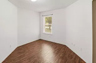 17912 Honey Locust Ln, Elgin, TX 78621 - Photo 4