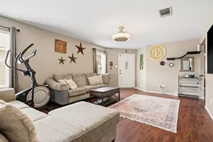 17912 Honey Locust Ln, Elgin, TX 78621 - Photo 8