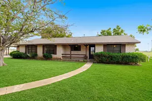 15 Brenda Ln, Round Rock, TX 78665 - Photo 1