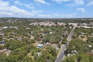 209 E Live Oak St, Burnet, TX 78611 - Photo 24