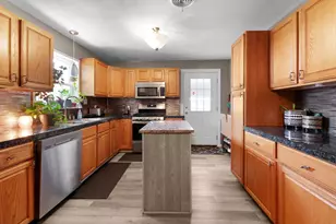 209 E Live Oak St, Burnet, TX 78611 - Photo 10