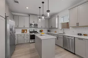 13506 Grand Central Dr, Pflugerville, TX 78660 - Photo 10