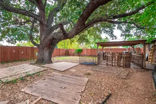 112 Hasler St, Bastrop, TX 78602 - Photo 34