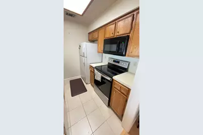 2706 Salado Street #304, Austin, TX 78705 - Photo 6
