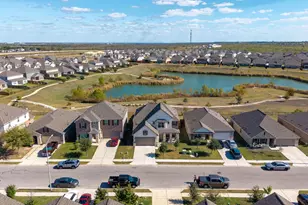 808 S San Marcos St, Manor, TX 78653 - Photo 2