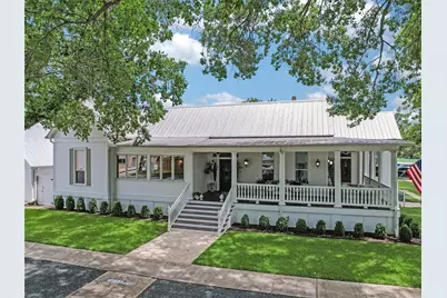 107 NE 4th Street, Smithville, TX 78957 - Photo 2